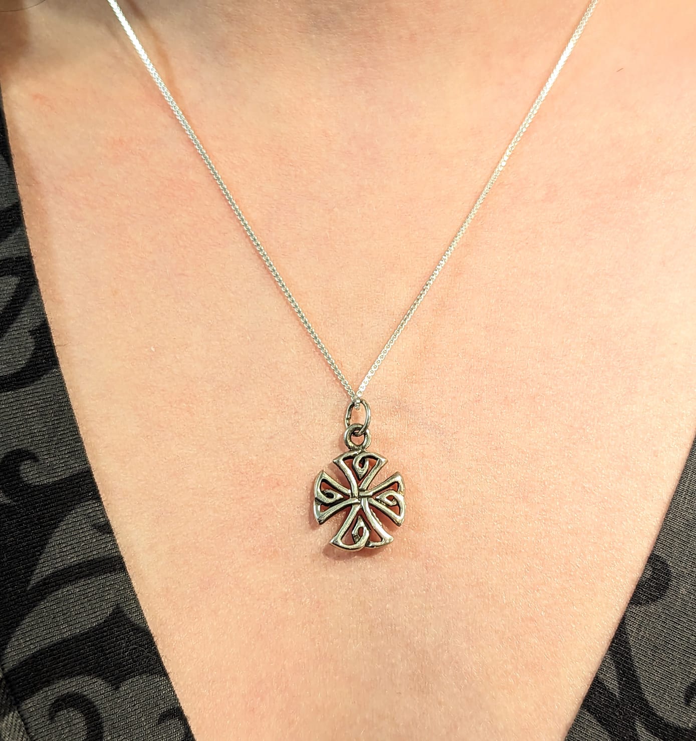 Circular celtic cross