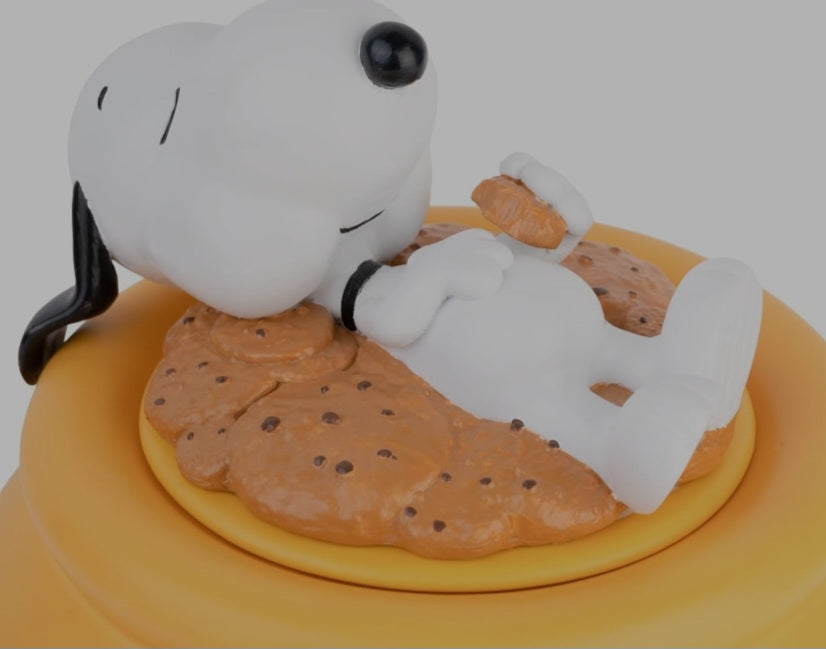 Snoopy cookie jar