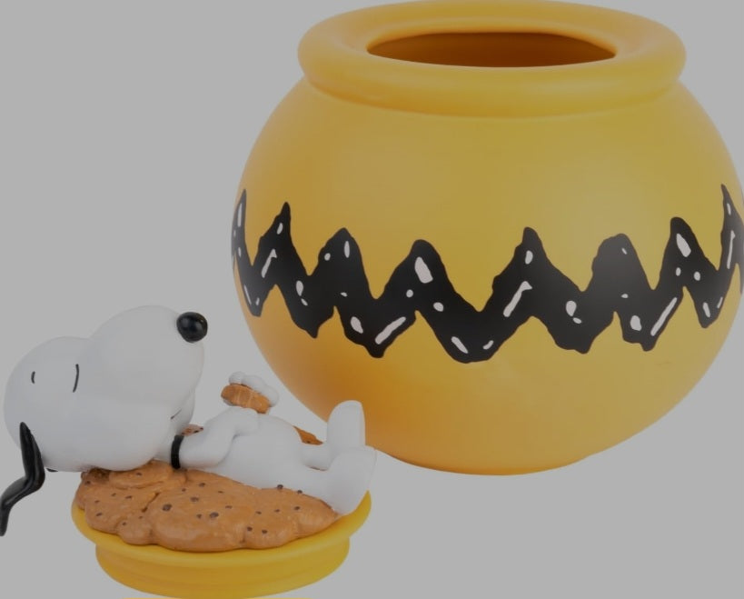 Snoopy cookie jar